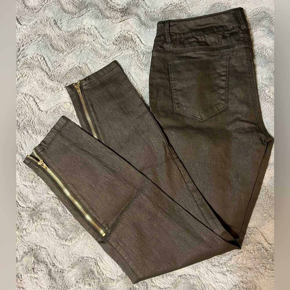 🌻 G by Guess black pleather looking jeans